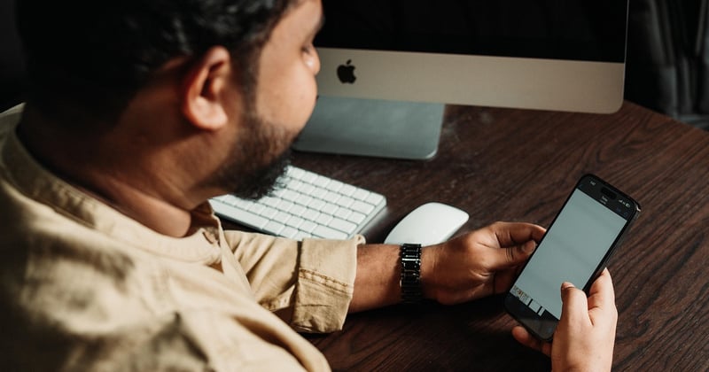 Optimiser le référencement d'une application mobile : le guide qui fait grimper vos téléchargements